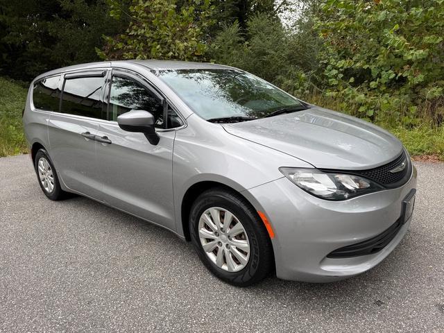 used 2018 Chrysler Pacifica car, priced at $12,400