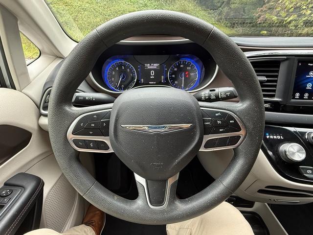 used 2018 Chrysler Pacifica car, priced at $12,400