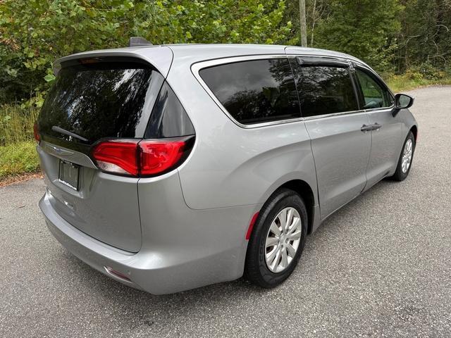 used 2018 Chrysler Pacifica car, priced at $12,400