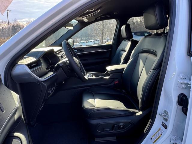 new 2025 Jeep Grand Cherokee L car, priced at $48,999