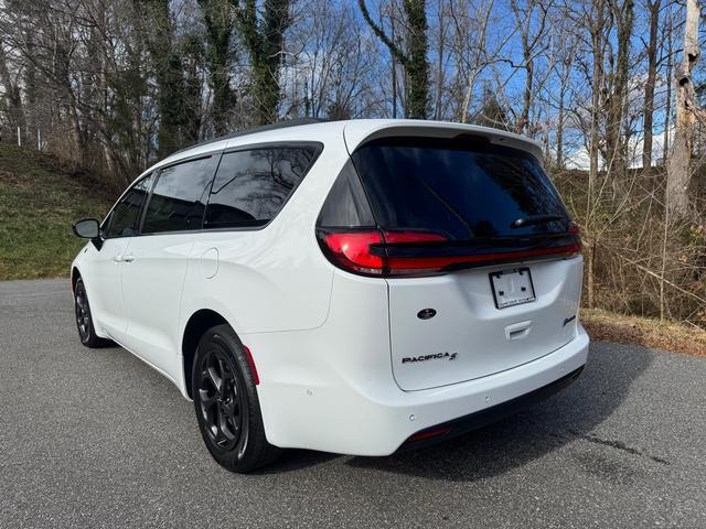 new 2025 Chrysler Pacifica Hybrid car, priced at $50,999