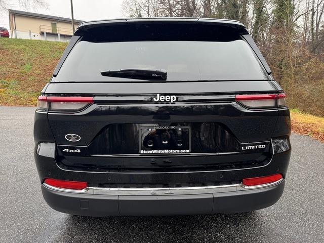 new 2025 Jeep Grand Cherokee car, priced at $45,590