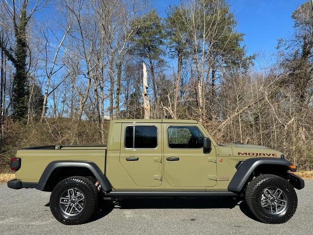 new 2025 Jeep Gladiator car, priced at $49,999