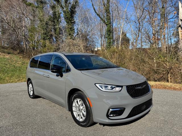 new 2025 Chrysler Pacifica car, priced at $41,999