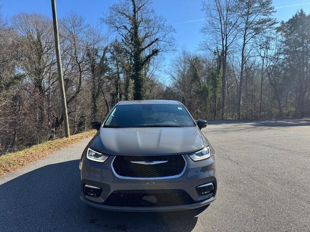 new 2025 Chrysler Pacifica car, priced at $41,999