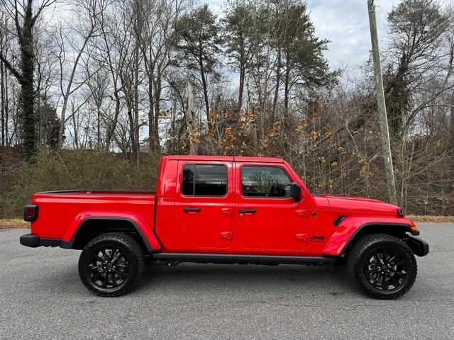 new 2025 Jeep Gladiator car, priced at $42,590