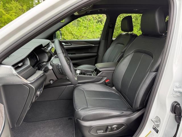 used 2025 Jeep Grand Cherokee car, priced at $49,500