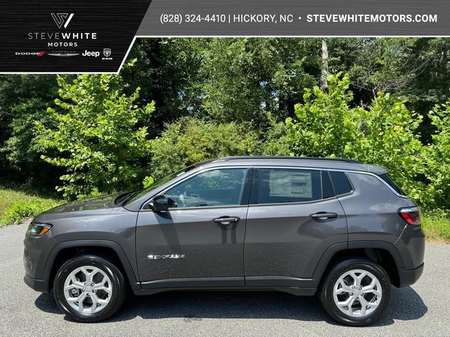 new 2024 Jeep Compass car, priced at $29,999