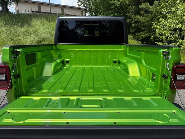 new 2025 Jeep Gladiator car, priced at $47,539