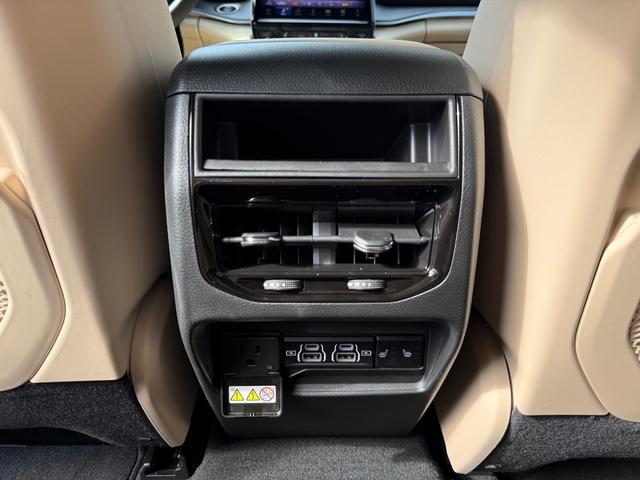 new 2025 Jeep Grand Cherokee car, priced at $45,690