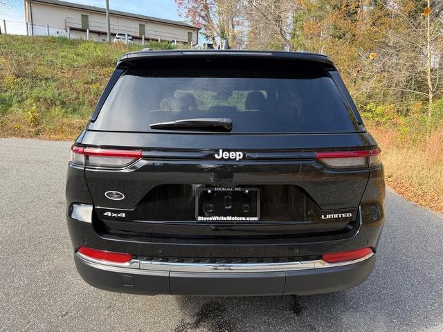 new 2025 Jeep Grand Cherokee car, priced at $45,690