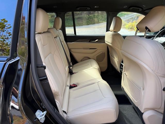 new 2025 Jeep Grand Cherokee car, priced at $45,690