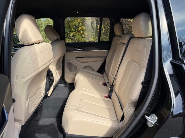 new 2025 Jeep Grand Cherokee car, priced at $45,690