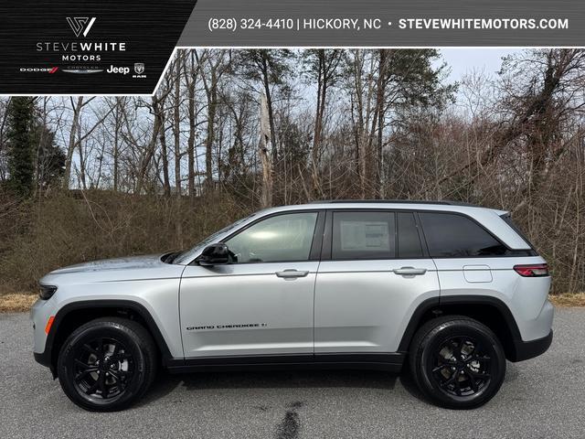 new 2025 Jeep Grand Cherokee car, priced at $41,999