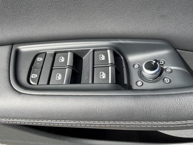 used 2024 Audi Q7 car, priced at $39,999