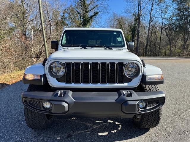 new 2025 Jeep Gladiator car, priced at $41,999