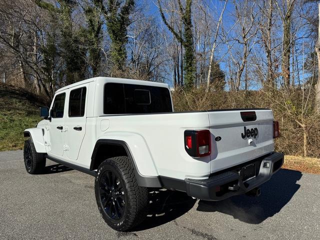 new 2025 Jeep Gladiator car, priced at $41,999