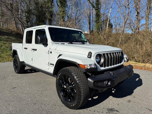 new 2025 Jeep Gladiator car, priced at $41,999