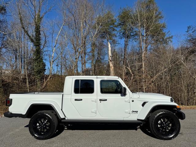 new 2025 Jeep Gladiator car, priced at $41,999