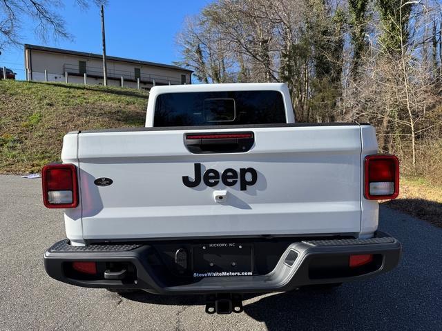 new 2025 Jeep Gladiator car, priced at $41,999