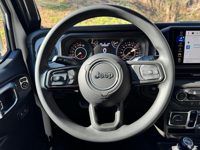 new 2025 Jeep Gladiator car, priced at $41,999