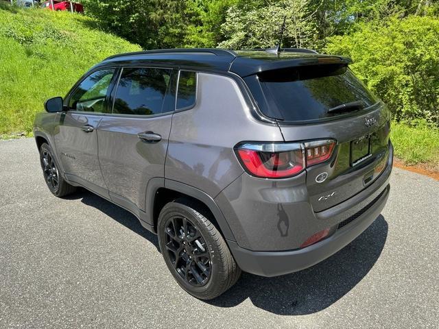 new 2024 Jeep Compass car, priced at $32,999