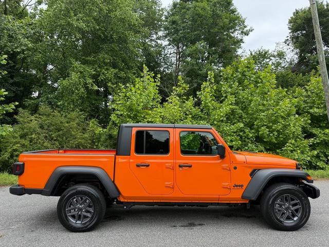 new 2025 Jeep Gladiator car, priced at $42,971