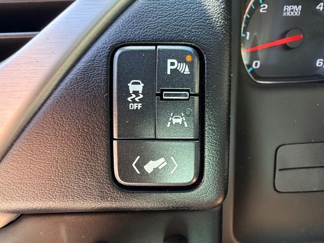 used 2018 GMC Yukon car, priced at $33,999