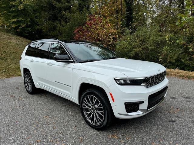 new 2025 Jeep Grand Cherokee L car, priced at $69,999