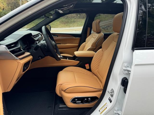 new 2025 Jeep Grand Cherokee L car, priced at $69,999