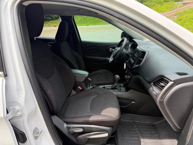used 2019 Jeep Cherokee car, priced at $14,999