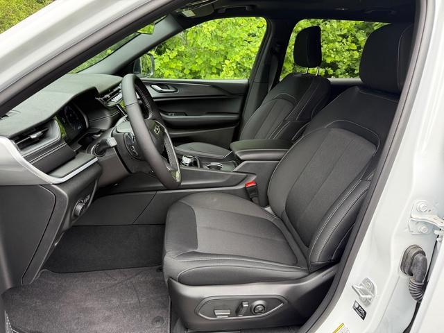 new 2025 Jeep Grand Cherokee L car, priced at $39,864