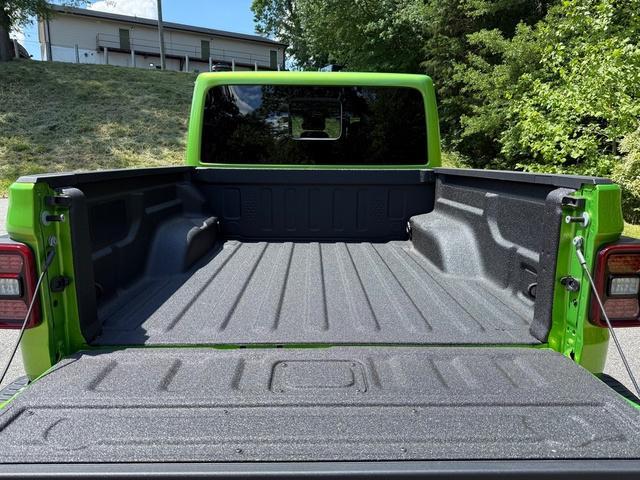 new 2025 Jeep Gladiator car, priced at $55,752