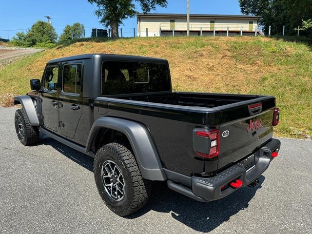 new 2024 Jeep Gladiator car, priced at $51,999