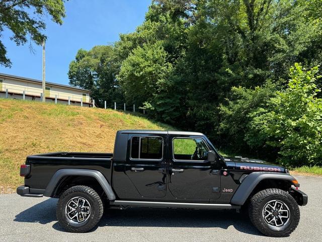 new 2024 Jeep Gladiator car, priced at $51,999