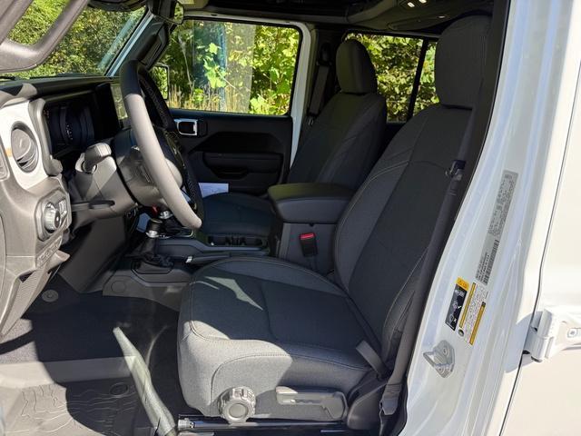 new 2025 Jeep Wrangler car, priced at $39,799