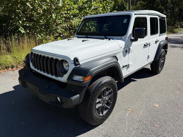 new 2025 Jeep Wrangler car, priced at $39,799