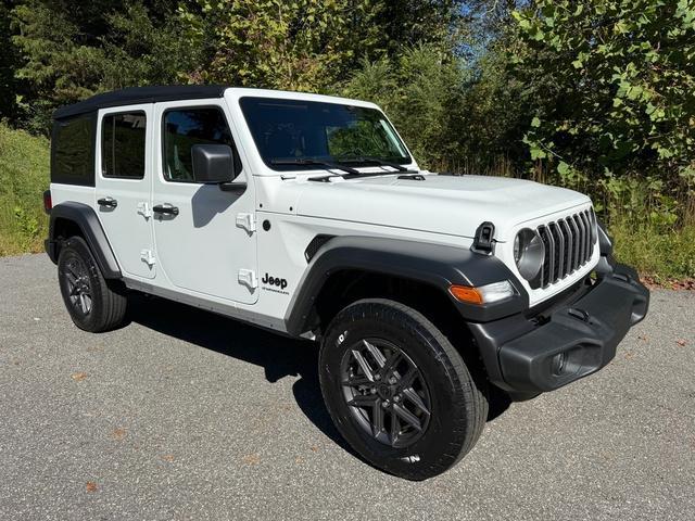 new 2025 Jeep Wrangler car, priced at $39,799