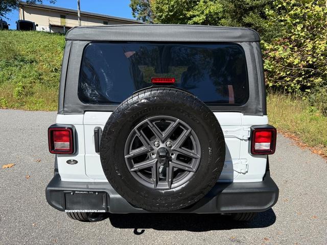 new 2025 Jeep Wrangler car, priced at $39,799