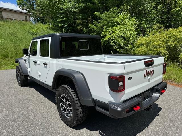 new 2024 Jeep Gladiator car, priced at $58,990