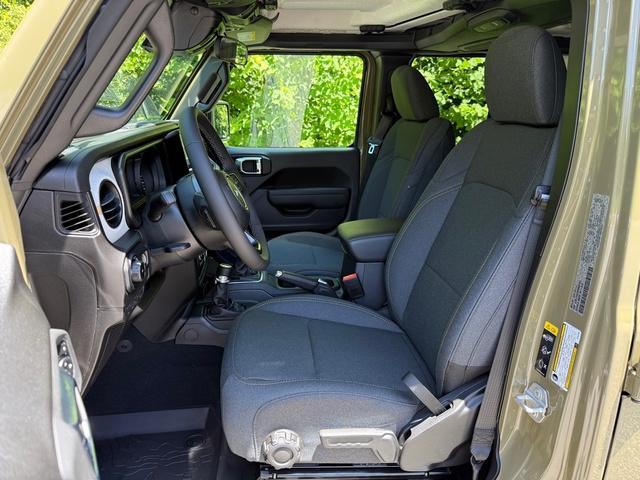 new 2025 Jeep Wrangler car, priced at $40,678