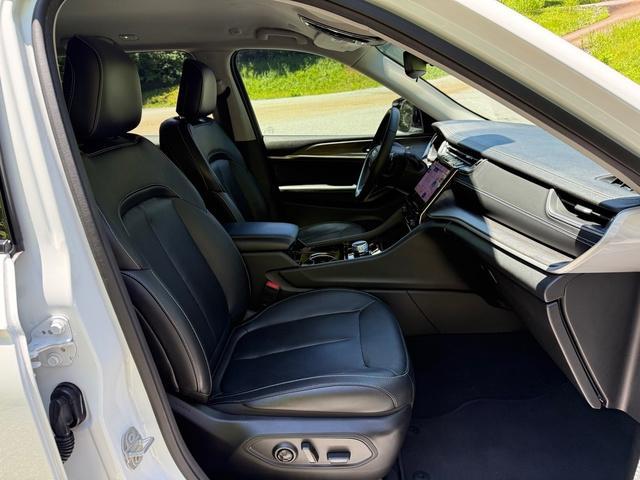 used 2023 Jeep Grand Cherokee car, priced at $32,999