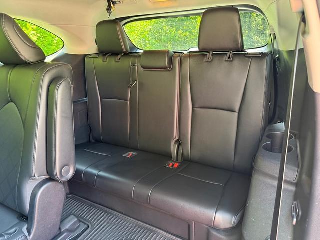 used 2021 Toyota Highlander car, priced at $34,999