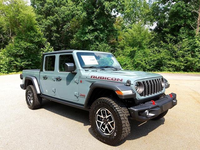 new 2024 Jeep Gladiator car, priced at $46,999