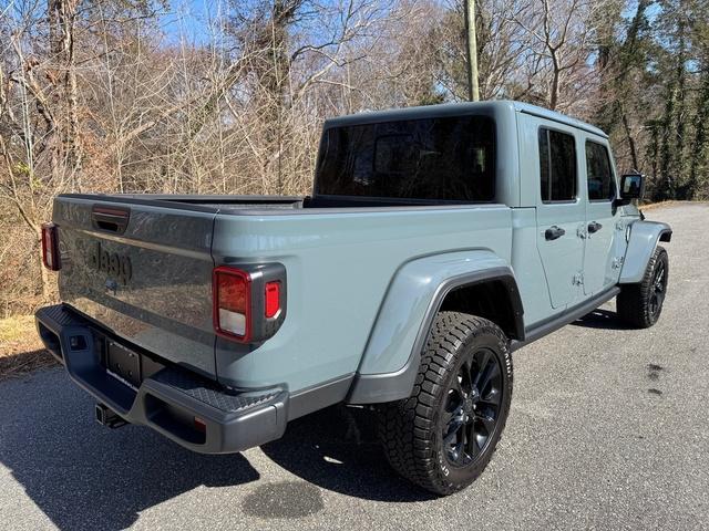 new 2025 Jeep Gladiator car, priced at $43,590