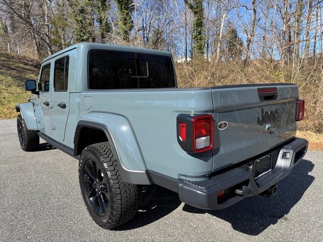 new 2025 Jeep Gladiator car, priced at $43,590