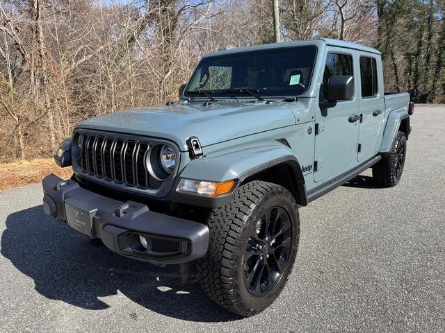 new 2025 Jeep Gladiator car, priced at $43,590