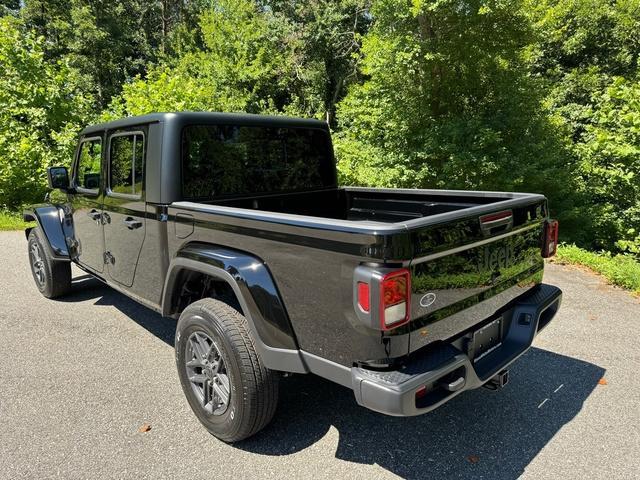 new 2024 Jeep Gladiator car, priced at $42,590