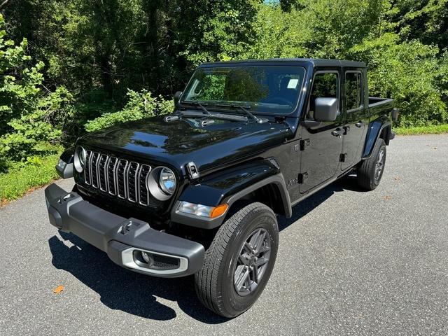 new 2024 Jeep Gladiator car, priced at $42,590