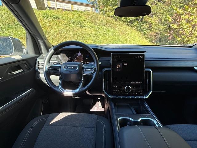 used 2025 GMC Acadia car, priced at $35,999